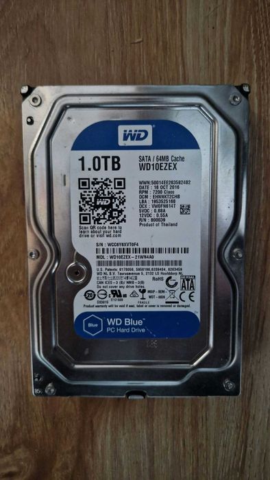 Vand LOT 4 HDD de 1TB defecte pt reparat sau piese 120lei + SSD CADOU