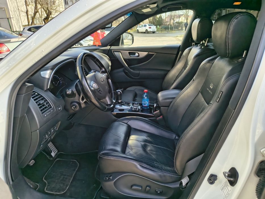 Vând Infiniti fx30d