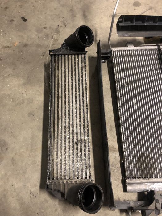 Радиатор/ интеркулер БМВ Х5, Е70 (radiator bmw e70)