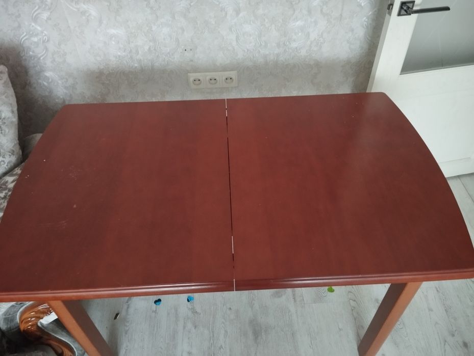 Продам хороший стол