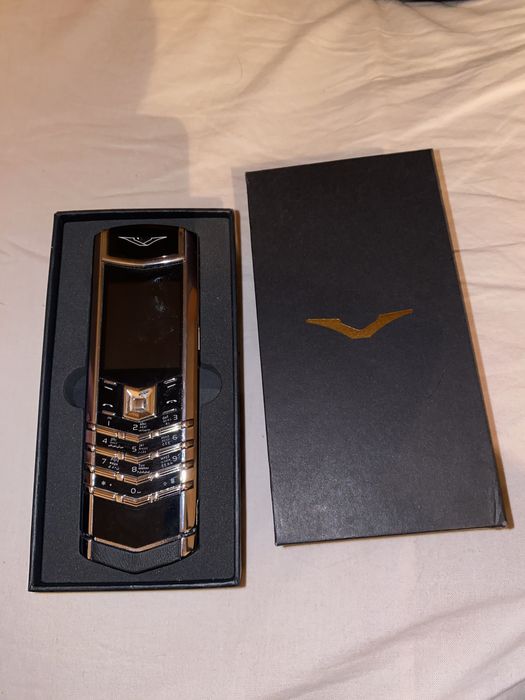 Продам телефон Vertu signature