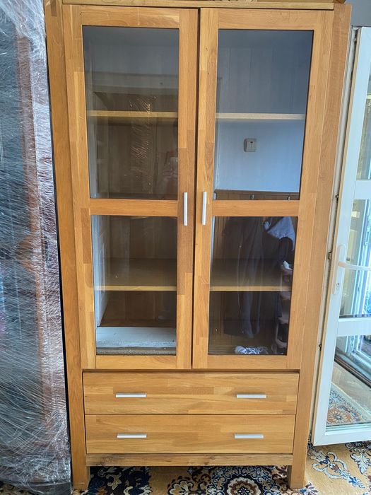 Vitrină din stejar integral masiv