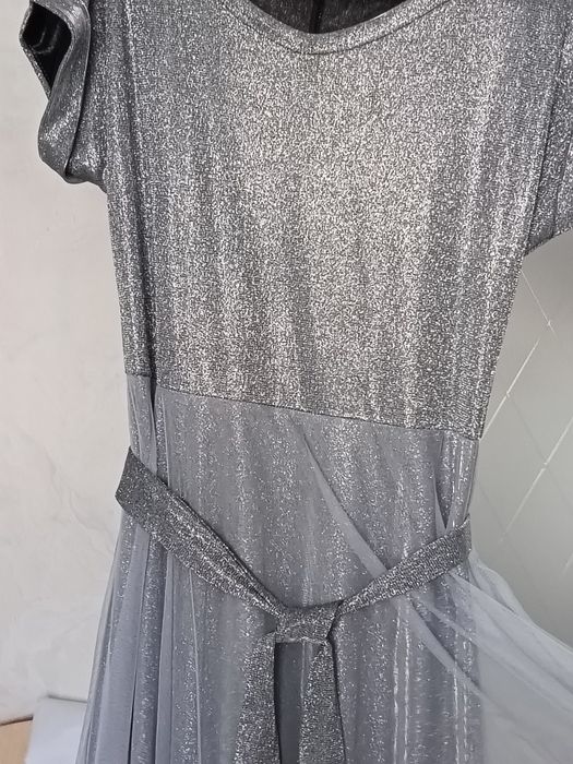 Продам платья в отличном состояний