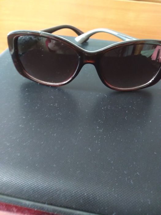 Продам солнцезащитные очки.