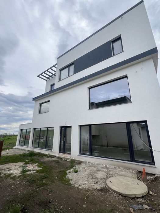 Casa de vanzare sau schimb cu apartament Iasi sau Suceava