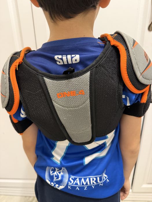 нагрудник хоккейный bauer