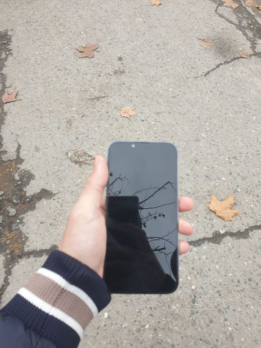 Iphone 13 pro 128/77 ayb yo