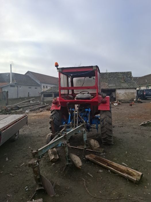 Vând tractor u 650