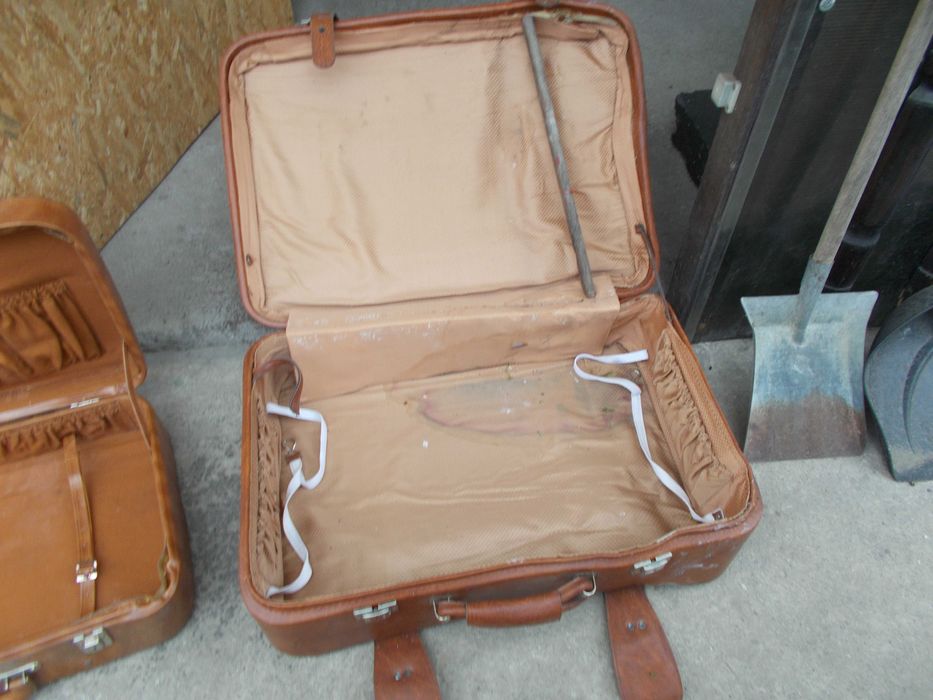 Стари кожени куфари от соца