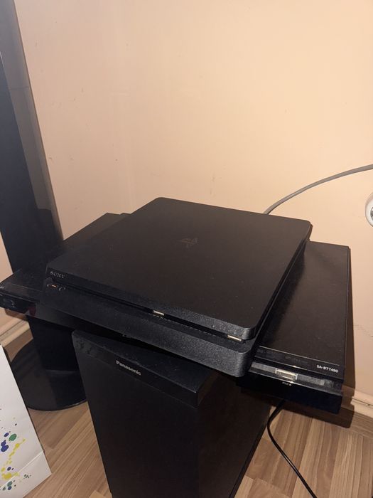 Ps4 slim cu tot ce se vede in poza