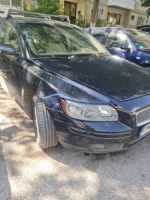 Vind mașina volvo ieftin defecta