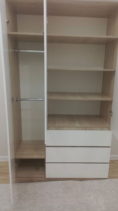 Продается шкаф трехдверный
