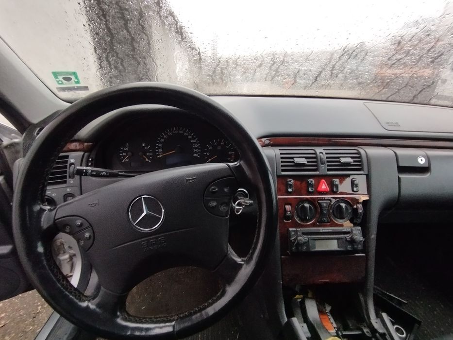 На Части Mercedes E class W 210
