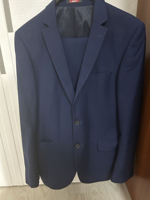 Продам мужской костюм