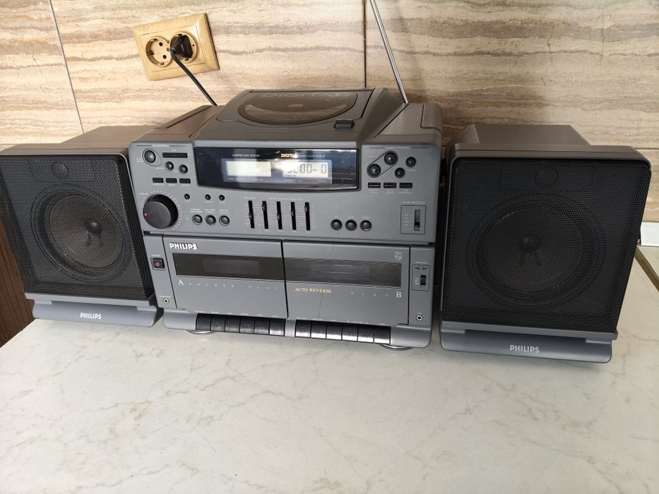 Boombox Philips radio casetofon, CD  tuner radio, auxiliar in, egalizator