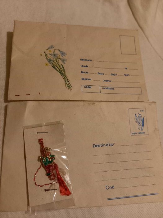 Martisor vechi romanesc suport si plic original, perioada comunista