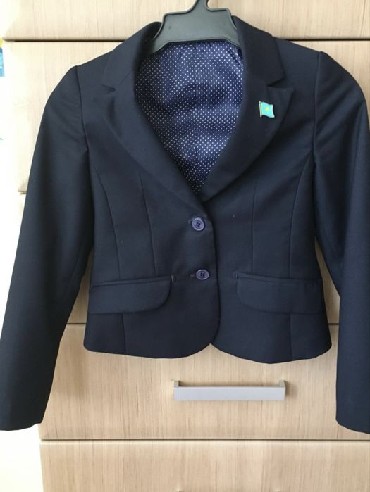 Продам школьную форму