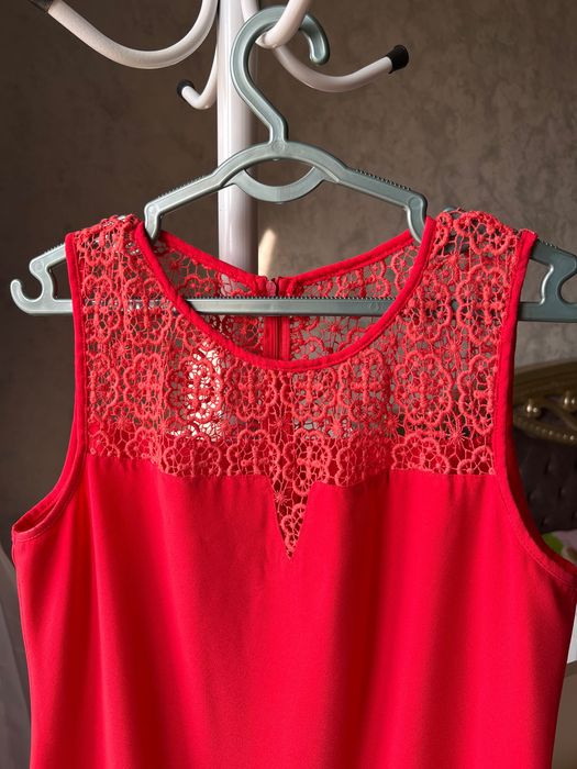 два платья женские