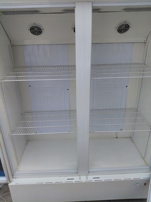Холодильник Витринный рабочая Доставка есть