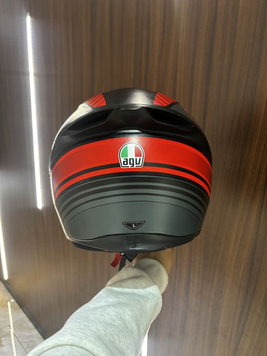 Продам оригинальный шлем AGV K1S