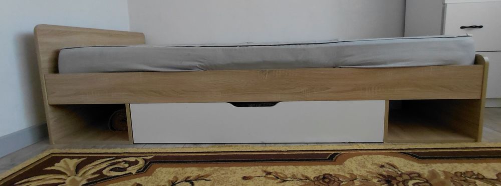 Кровать с матрасом  90×200 продам