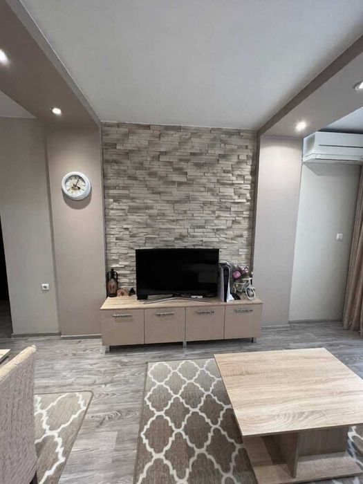 Продава се Тристаен апартамент в Пловдив, Южен - 78 кв.м за 850 €/кв.м - Снимка #2