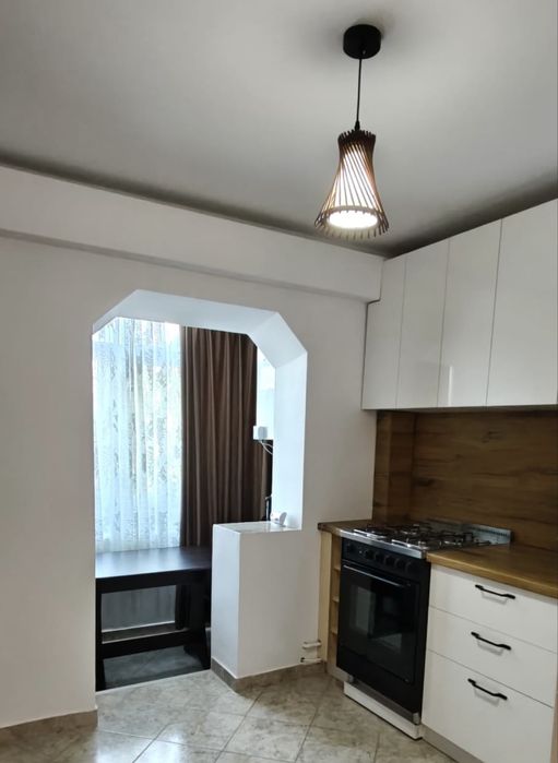 Inchiriez apartament 2 camere parter,( in spatele liceului Energetic), recent renovat , complet mobilat si utilat cu centrala si aer conditionat .