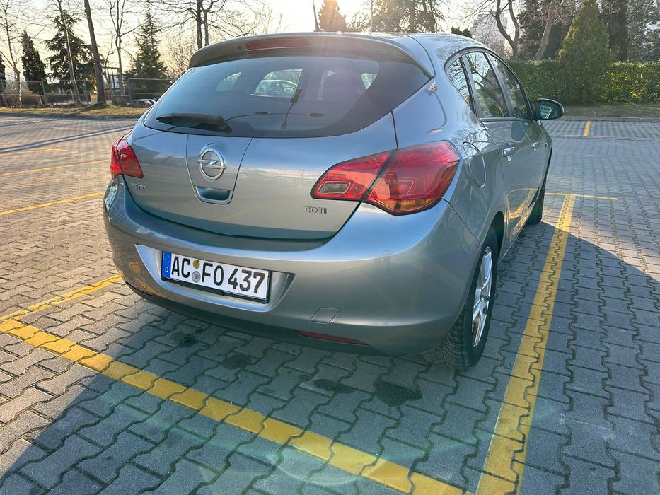Опел Астра 1.7 cdti