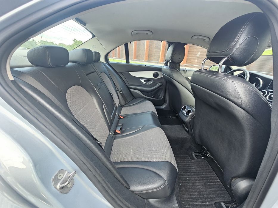 Mercedes-Benz C 250 CGI Avantgarde 2.0 Benzina 211 Cp fabricatie 2017