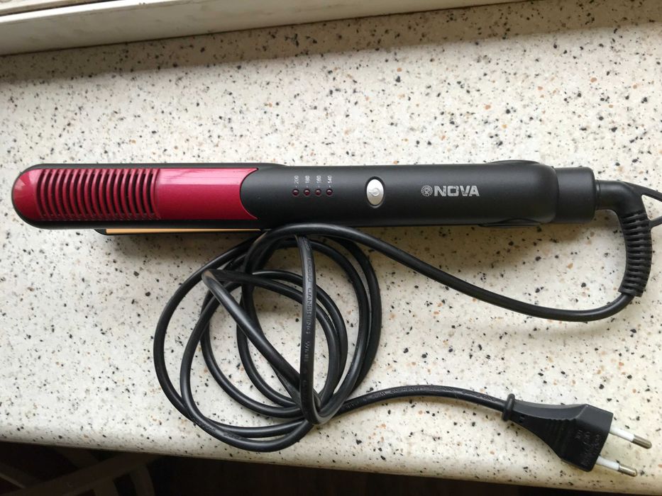 Продаю утюжок (плойка) NOVA!