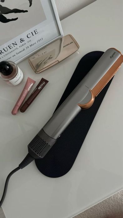 Dyson airstrait в сером цвете