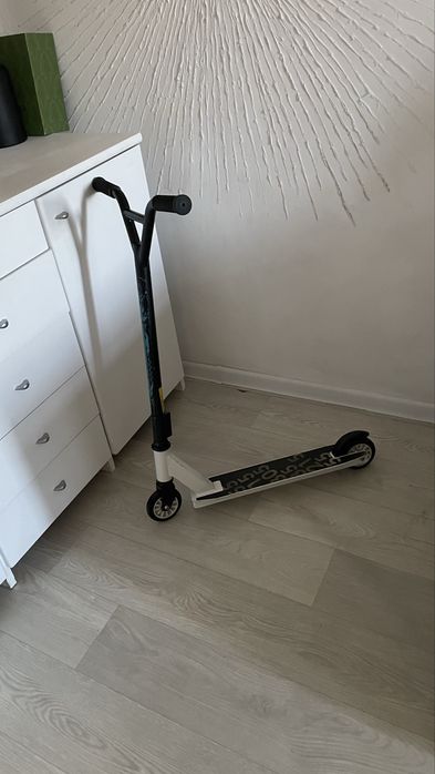 Продам самокат трюковый