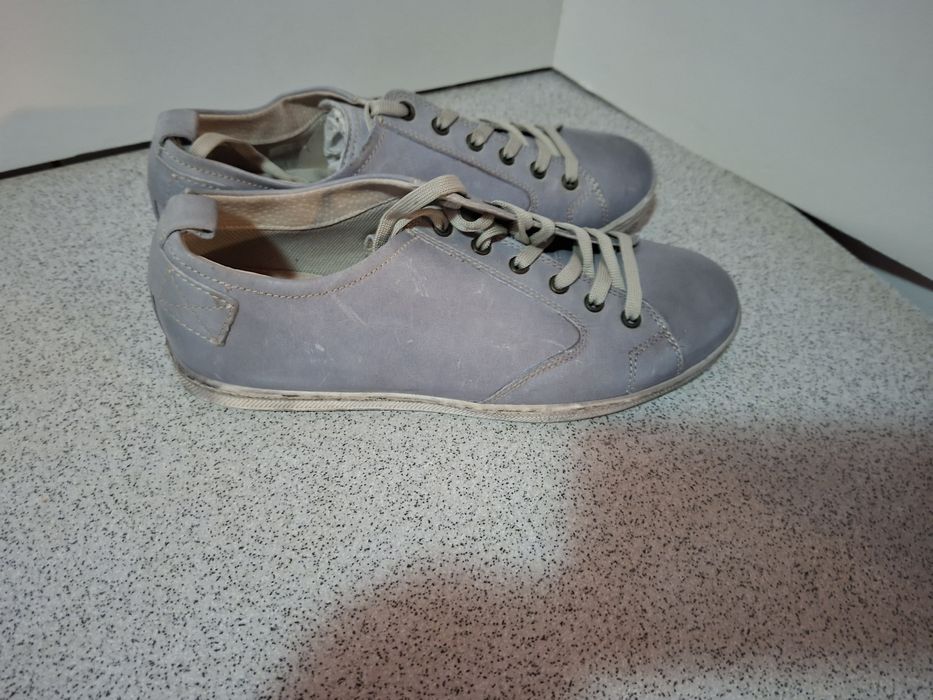 Tenisi piele marimea 40