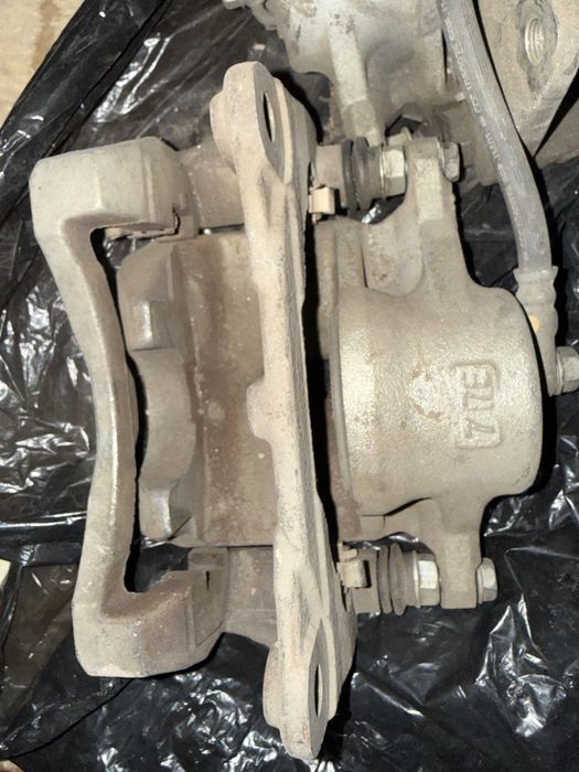 Продам от камри 70 суппорта в идеальном состоянии