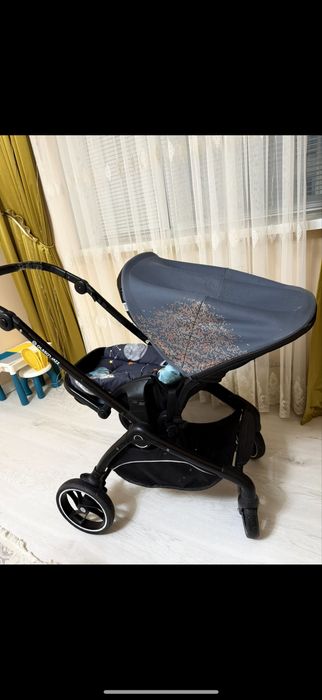 коляска продам срочна