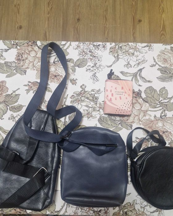 Продават се мъжки чантички