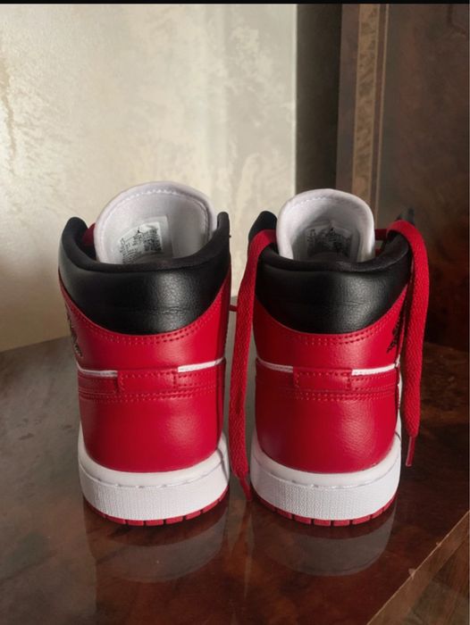 Nike jordan 1 mid