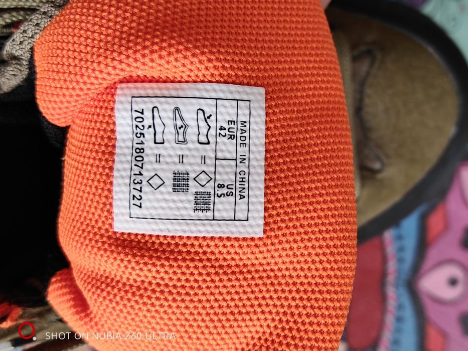 Vând pantofi tracking NorthPeak Nr 42 Noi