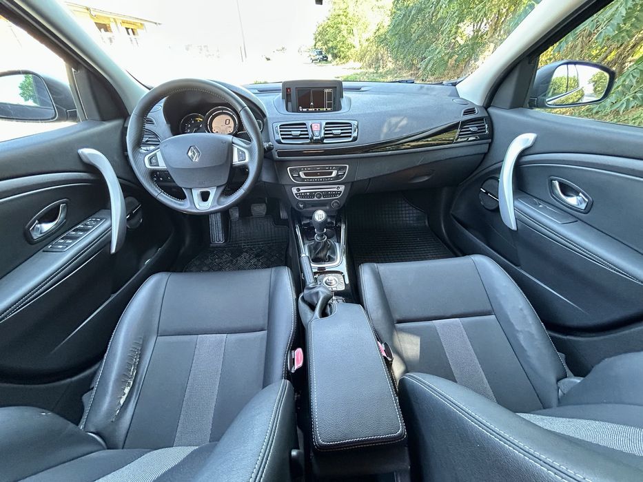 Renault Megane 3 break Bose Edition 1.9 dci 130cp E5 2011 adus recent