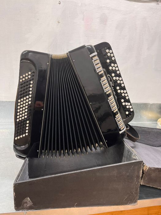 Продаём Баян с хорошим качествей