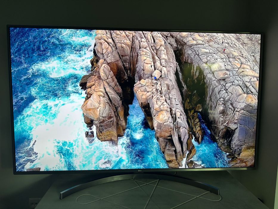 Телевизор LG 70 инча