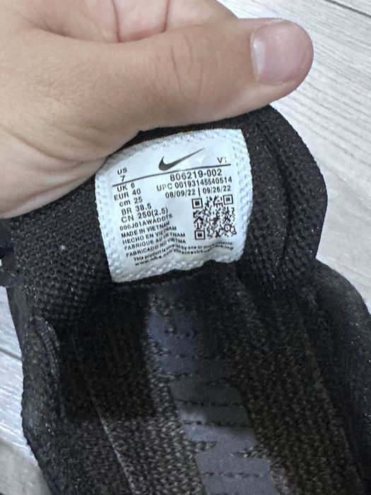 NİKE Спортивная обувь держится очень тепло качество очень хорошее