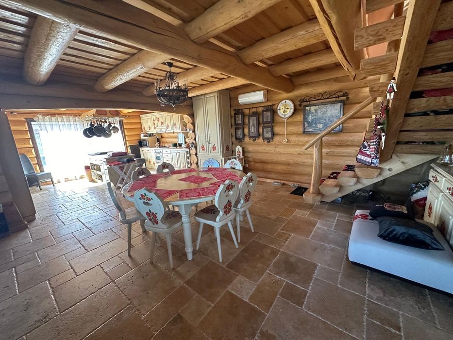 Vand Colectie Mobila tradiționala