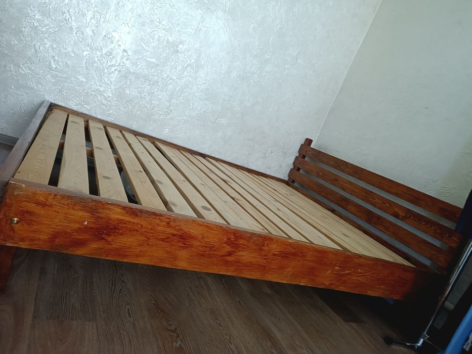 Продам кровать  б/у