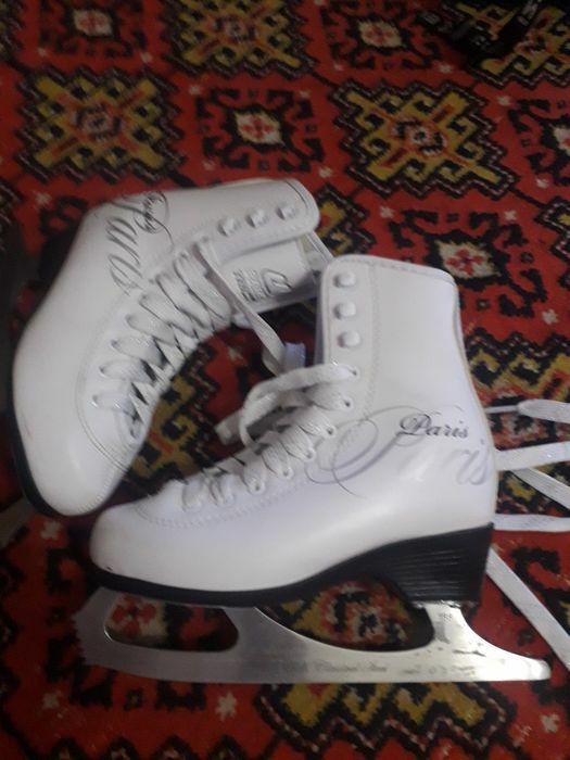Продам фигурные коньки