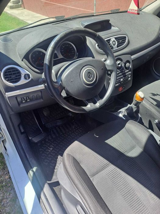 RENAULT Clio 2011 — imagine 3