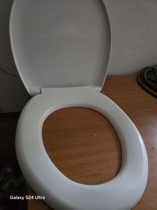 капак за тоалетна чиния