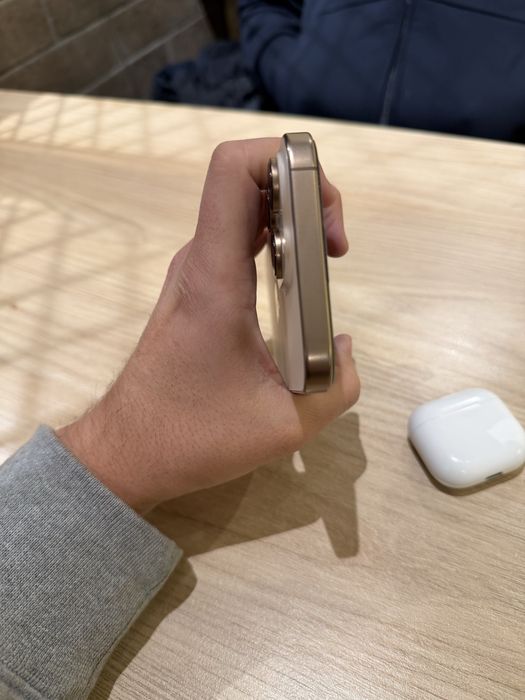 Айфон 16 про макс 512 гб  продам