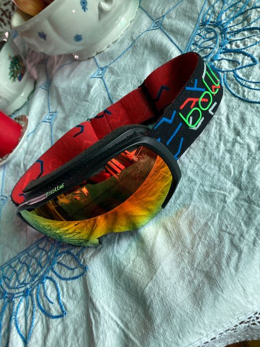 Ски очила Bolle стъклото има леки драскотини