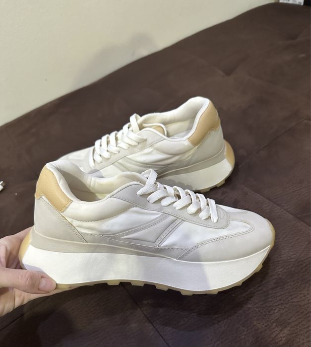 Zara сникърси